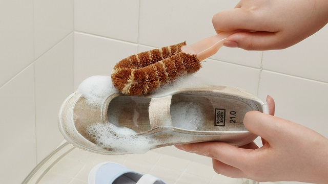 子供の運動靴や上履きの汚れがなかなか落ちません。洗い方のコツはありますか？