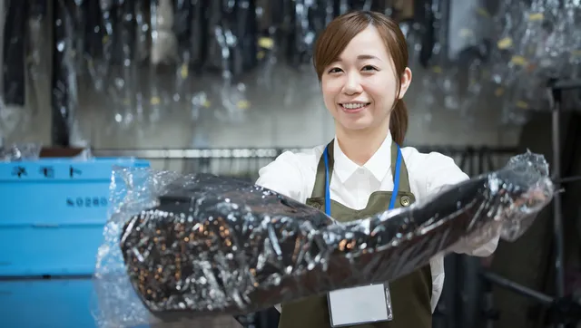 クリーニング後の衣類収納の注意点｜カバーを外すべき理由と正しいしまい方
