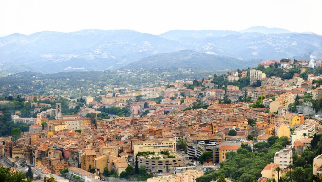 フランス人はどのように香りを楽しんでいるか？ 日仏香りの文化比較