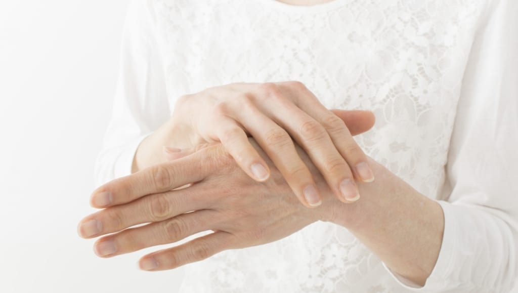 毎年、冬になると手荒れに悩みます。効果的な予防方法を教えてください