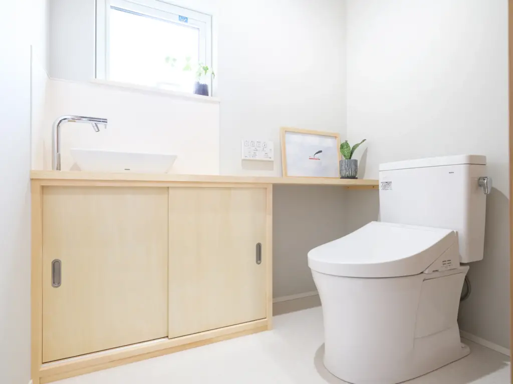 トイレのニオイの原因は？直後臭としみつき臭を徹底比較