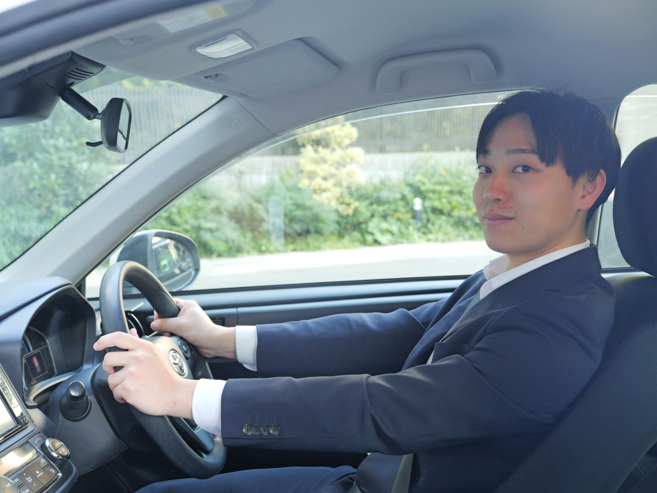 車用芳香剤・消臭剤のおすすめは？ エステー営業社員が選ぶ「愛用グッズ」と快適車内スタイル3選